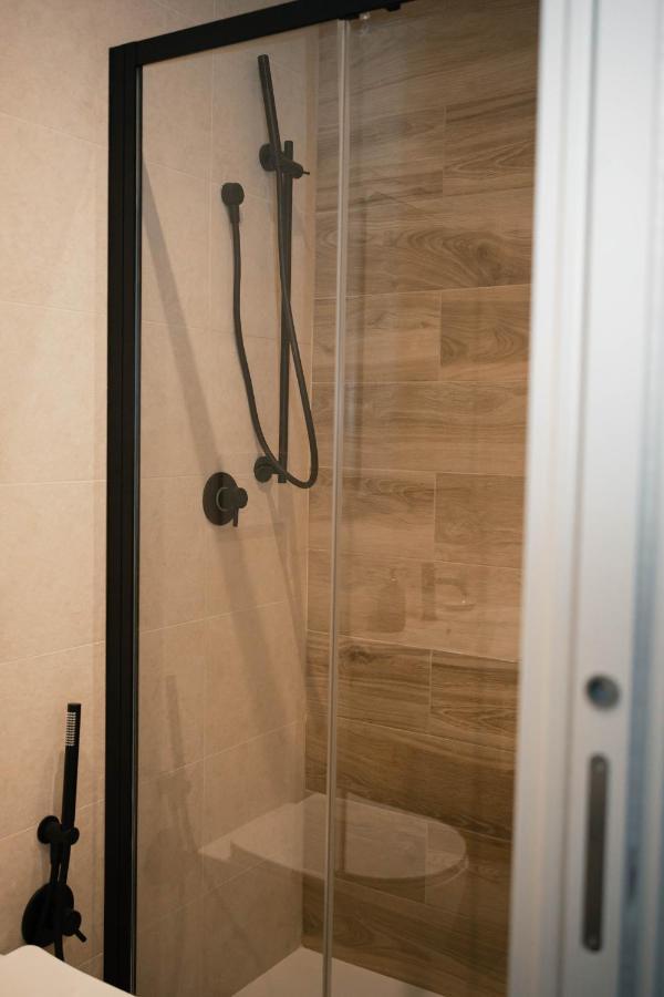 Black Marble - Design Apartment Bari Eksteriør bilde