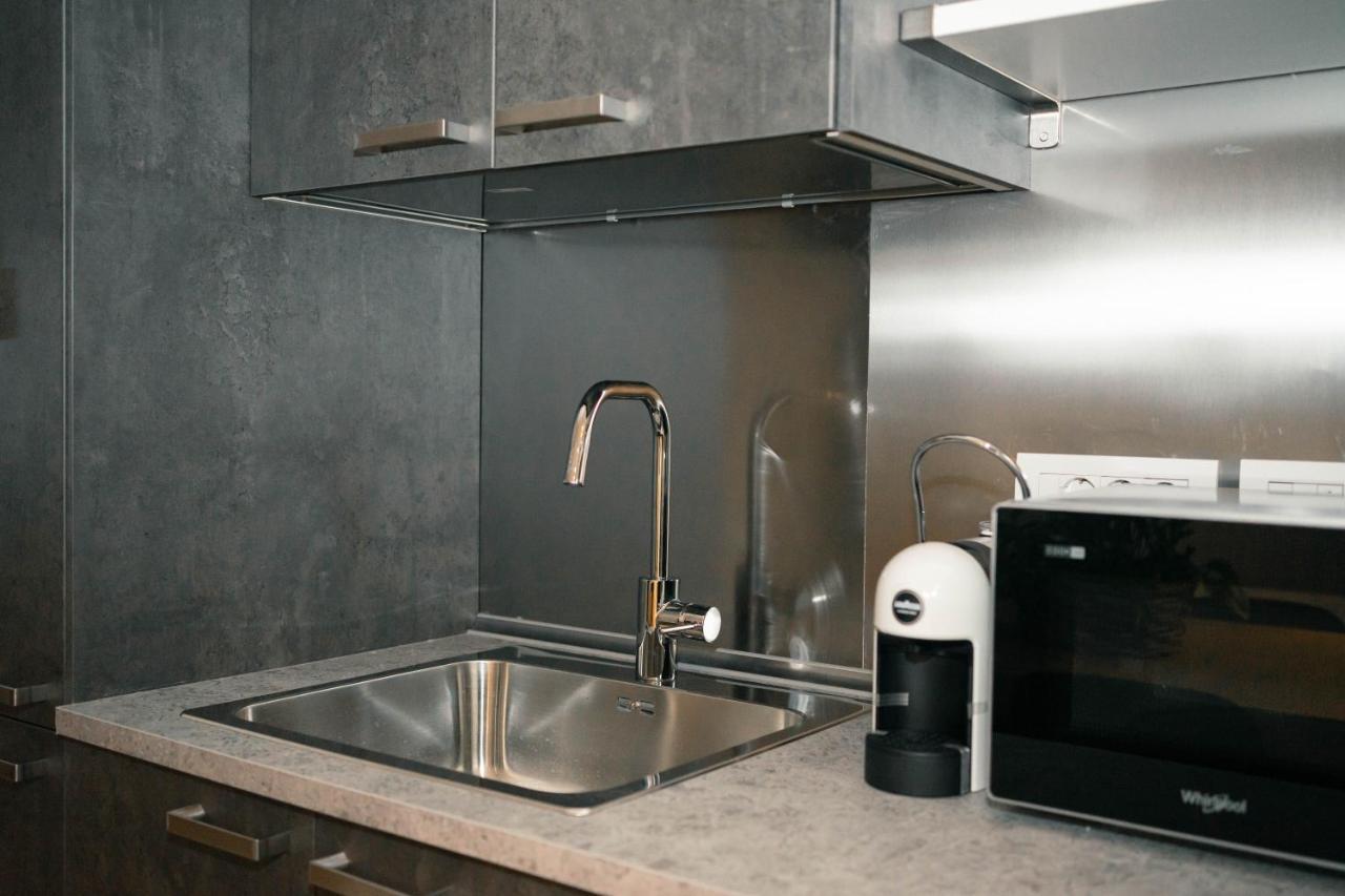 Black Marble - Design Apartment Bari Eksteriør bilde